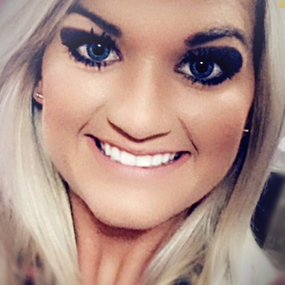 Meet your Posher, Ashley